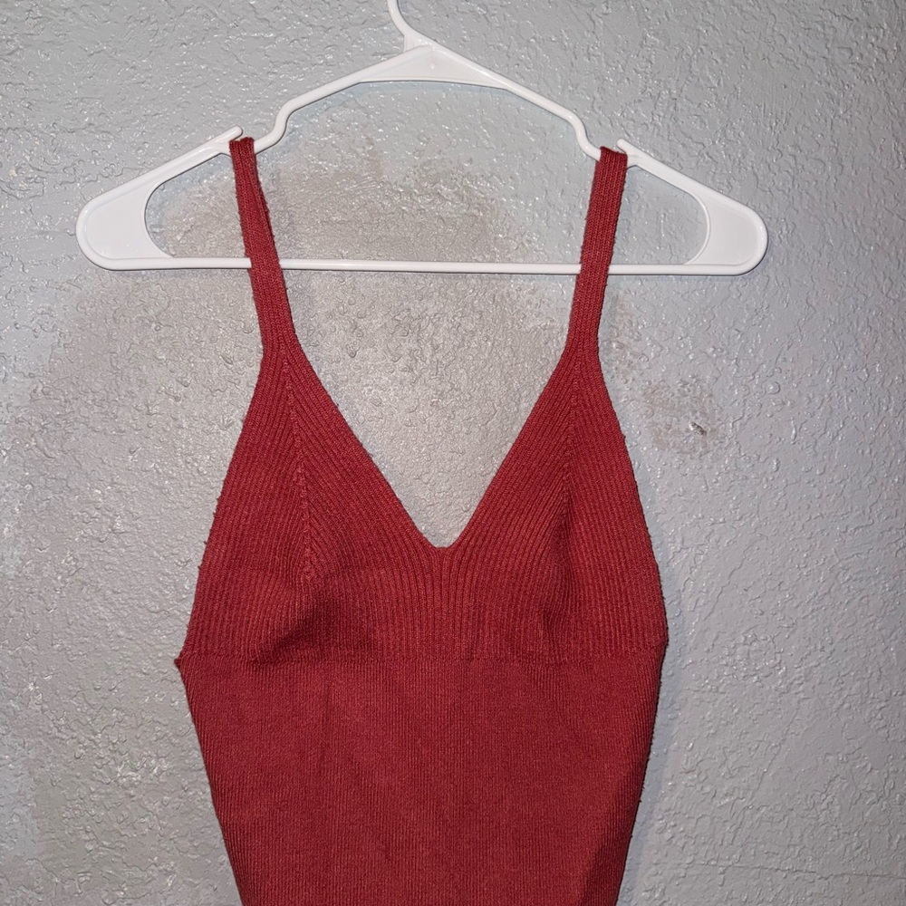 Dark Pink / Red Knit Sleeveless Top
